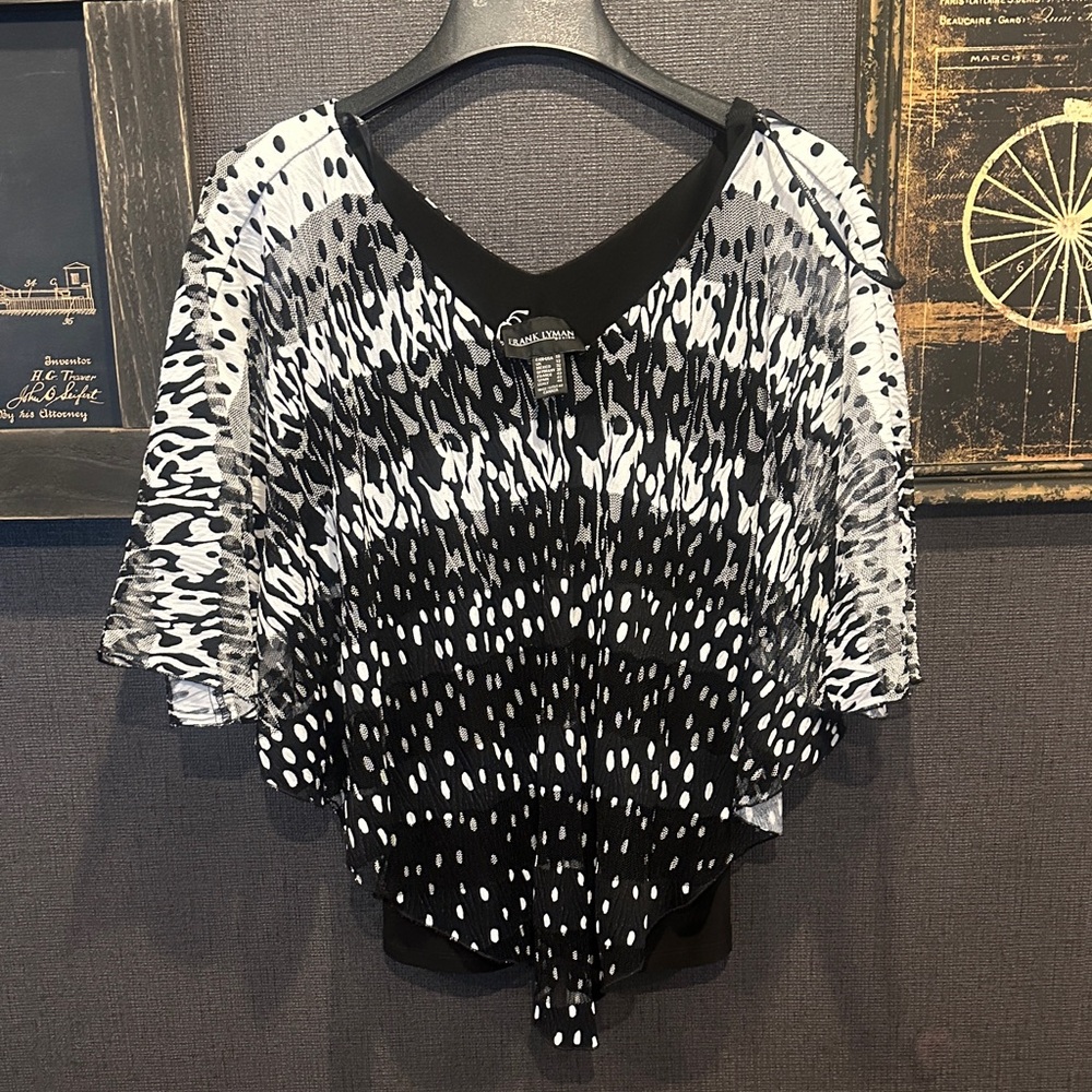 Frank Lyman Design Black and White Blouse